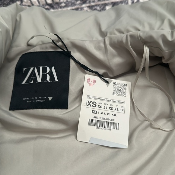 Zara Rubberized Cropped Vest in Cream size XS - Picture 7 of 8